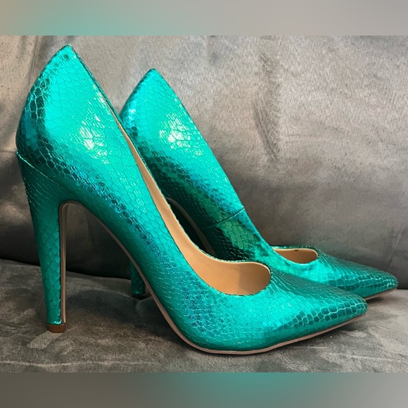 Heels Size 8.5 JustFab Green New! - Picture 1 of 9